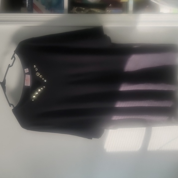 Quacker Factory Tops - XL Black Rhinestone V necked T shirt